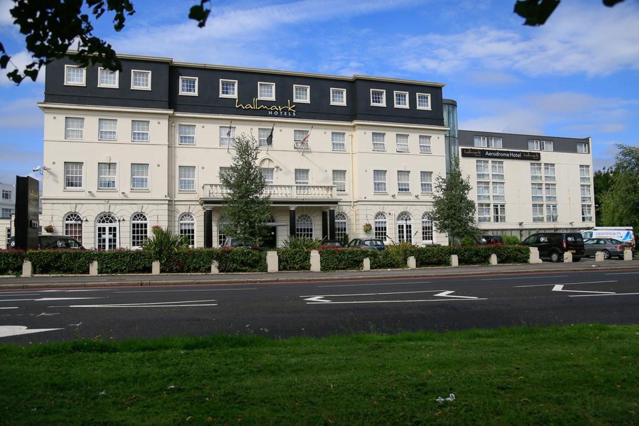 London Croydon Aerodrome Hotel, BW Signature Collection Esterno foto