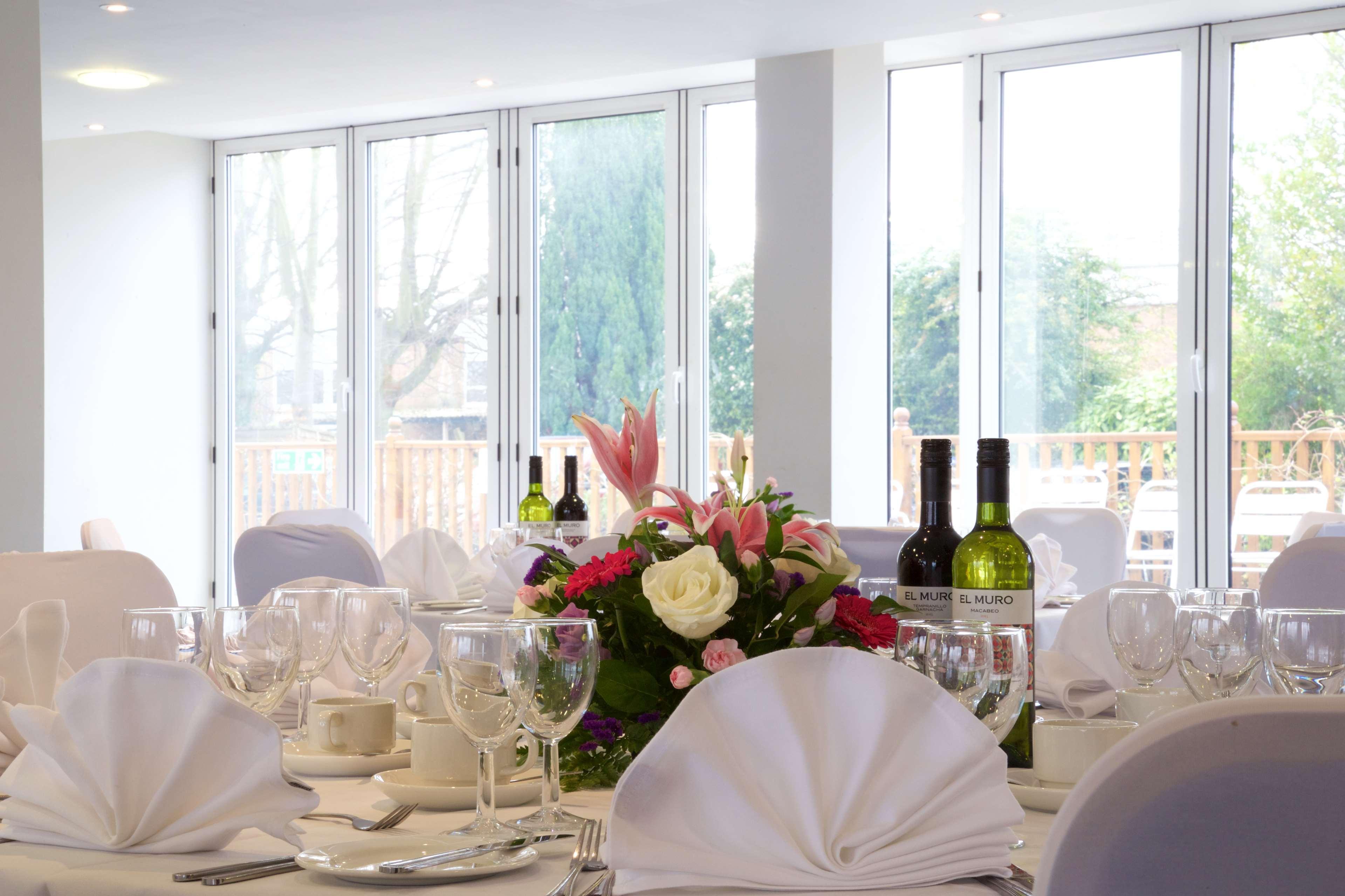 London Croydon Aerodrome Hotel, BW Signature Collection Esterno foto