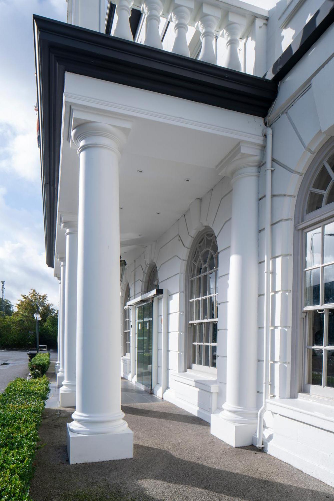 London Croydon Aerodrome Hotel, BW Signature Collection Esterno foto