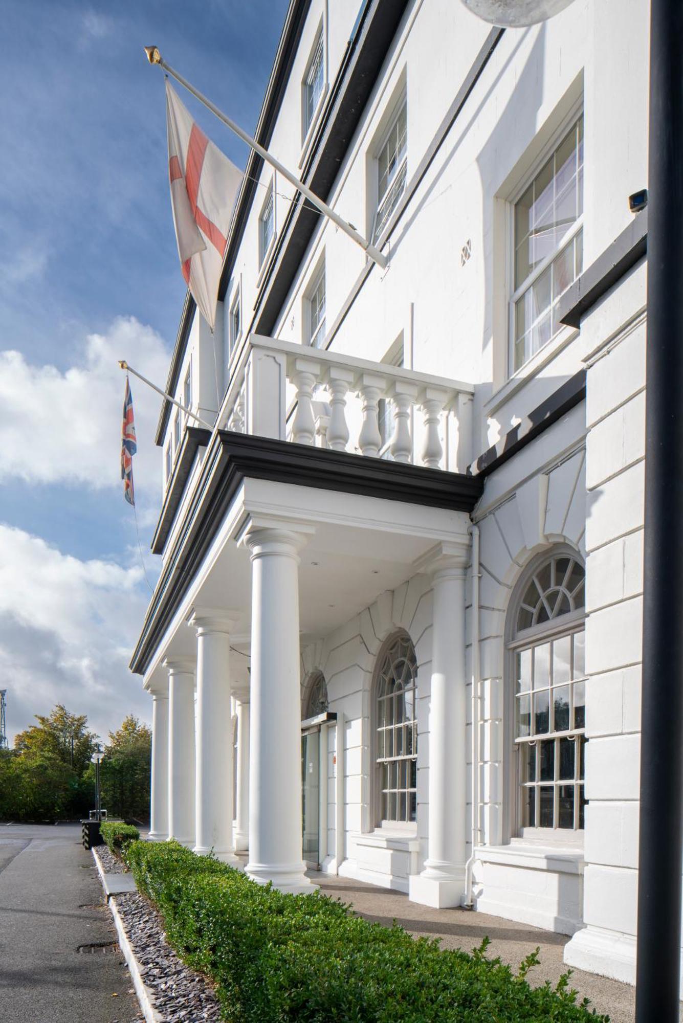 London Croydon Aerodrome Hotel, BW Signature Collection Esterno foto