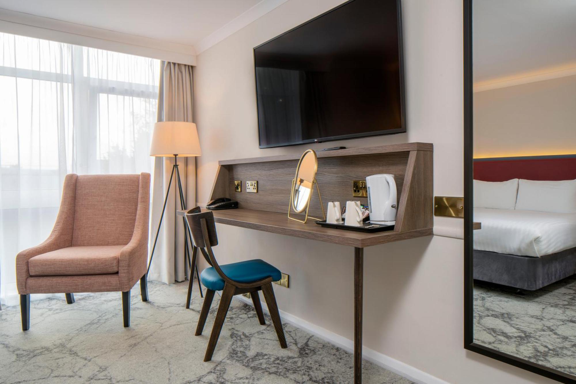 London Croydon Aerodrome Hotel, BW Signature Collection Esterno foto