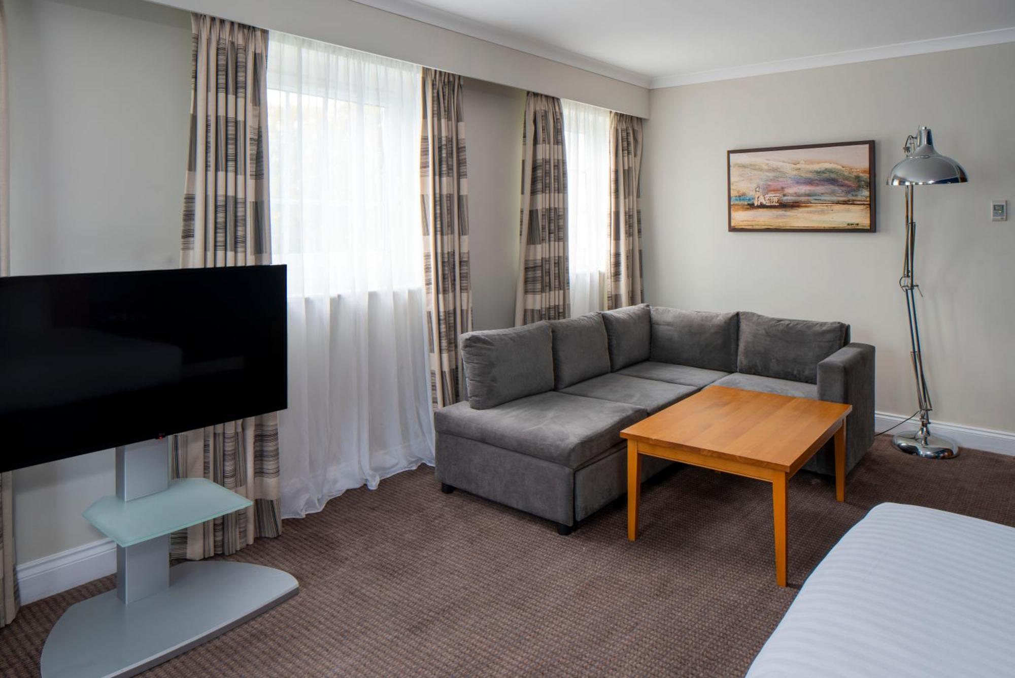London Croydon Aerodrome Hotel, BW Signature Collection Esterno foto