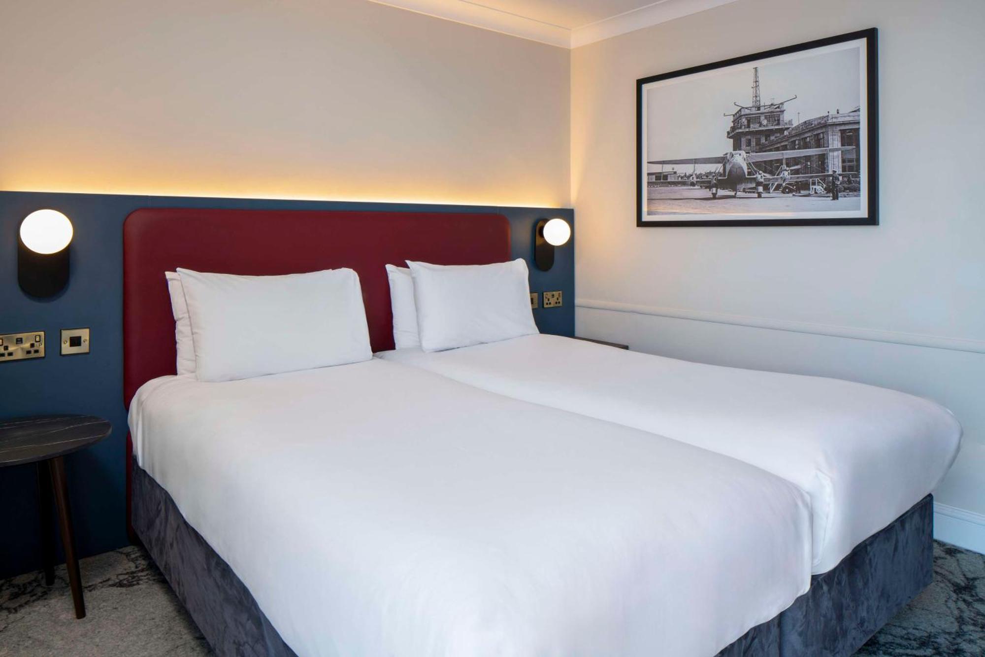 London Croydon Aerodrome Hotel, BW Signature Collection Esterno foto